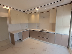 Özel Tasarım Kulpsuz Mutfak Dolabı Fiyatları ve Modelleri