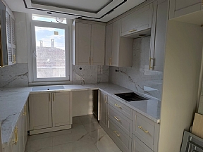 Kulpsuz Mutfak Dolapları ile Minimalist ve Modern Görünüm